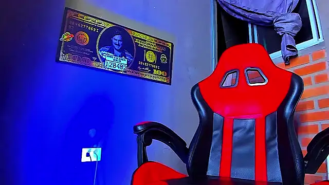 Snapshot of smoker445 chatting on 10/09/25, 02:53 smoker445 online show from 10/09/25, 02:53