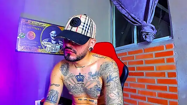 Snapshot of smoker445 chatting on 11/15/25, 07:49 smoker445 online show from 11/15/25, 07:49