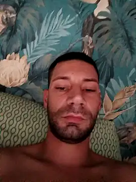 Snapshot of litleboy92 chatting on 10/16/25, 04:08 litleboy92 online show from 10/16/25, 04:08