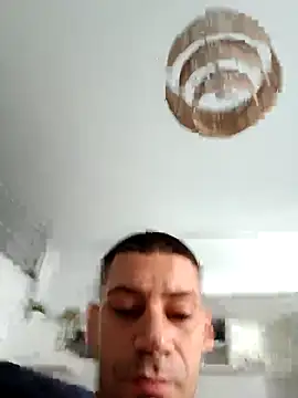 Snapshot of litleboy92 chatting on 10/22/25, 09:42 litleboy92 online show from 10/22/25, 09:42