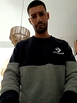 Snapshot of litleboy92 chatting on 10/31/25, 01:06 litleboy92 online show from 10/31/25, 01:06