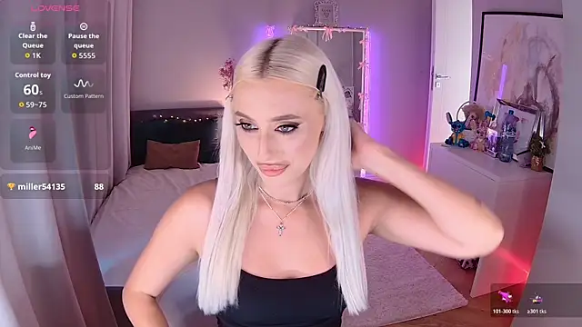 LoryWood online show from 10/21/25, 02:07