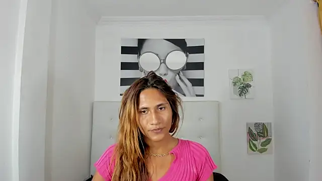 Brisahott online show from 09/16/25, 01:50