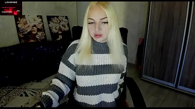 Snapshot of Stella__Cox chatting on 10/12/25, 05:06 Stella Cox online show from 10/12/25, 05:06