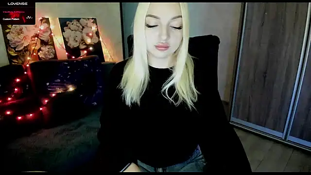 Stella  Cox online show from 11/02/25, 06:16