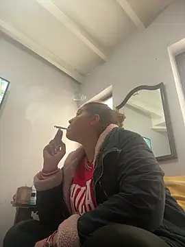 Snapshot of andreinitahg chatting on 03/17/25, 02:56 andreinitahg online show from 03/17/25, 02:56