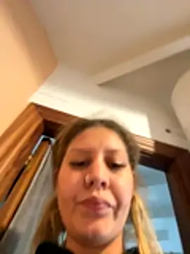 Snapshot of andreinitahg chatting on 10/11/25, 05:11 andreinitahg online show from 10/11/25, 05:11