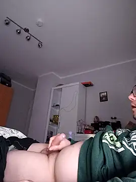 larsgessner30 online show from 12/15/25, 02:16