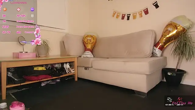 Milky flexy cat online show from 09/29/25, 03:28