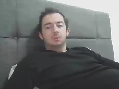 Snapshot of laynufff chatting on 11/12/25, 06:03 laynufff online show from 11/12/25, 06:03