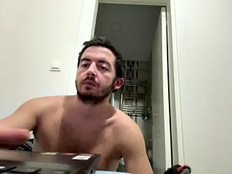 Snapshot of laynufff chatting on 01/17/26, 05:27 laynufff online show from 01/17/26, 05:27