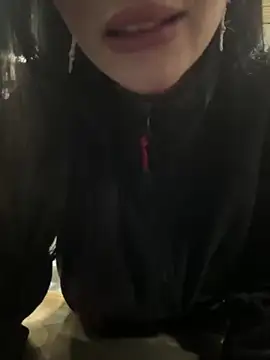 Snapshot of hrnxyygirl chatting on 12/12/24, 12:38 hrnxyygirl online show from 12/12/24, 12:38
