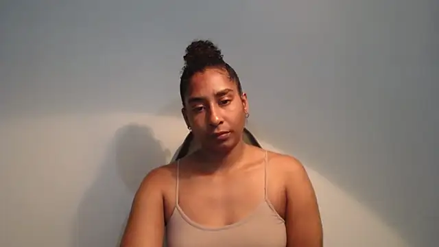 Snapshot of yohatinelly07 chatting on 07/05/26, 10:39 yohatinelly07 online show from 07/05/26, 10:39