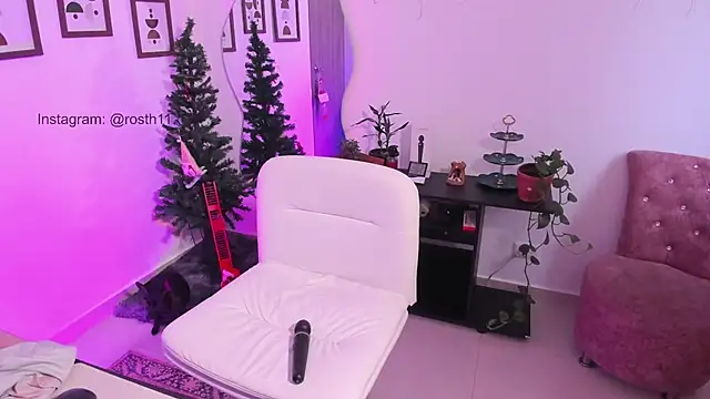 rossth1 online show from 12/14/24, 10:07