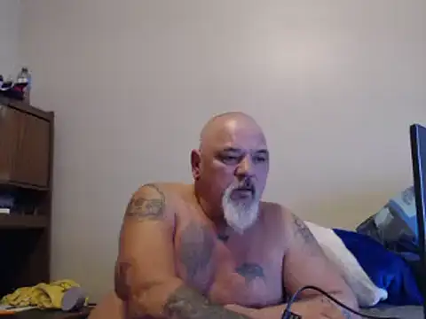 Newfiesausage1972 online show from 12/13/24, 01:44