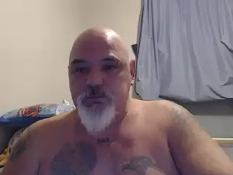 Newfiesausage1972 online show from 12/22/24, 10:25