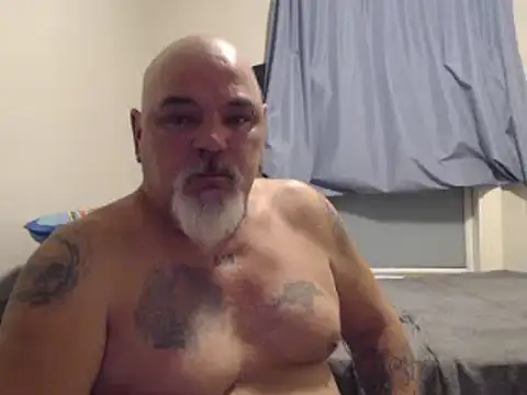 Newfiesausage1972 online show from 12/24/24, 10:44