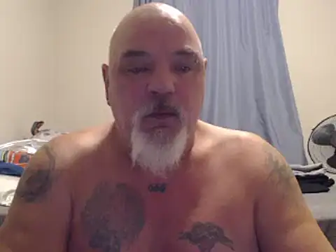 Newfiesausage1972 online show from 12/30/24, 11:04