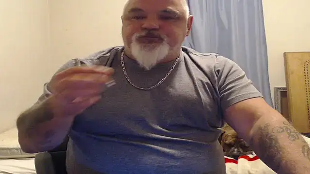 Newfiesausage1972 online show from 09/27/25, 05:12