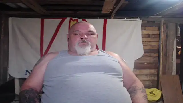 Newfiesausage1972 online show from 04/25/26, 03:42