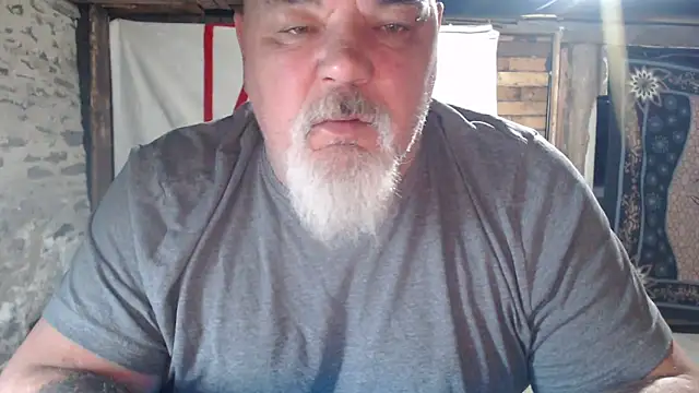 Newfiesausage1972 online show from 04/26/26, 08:56
