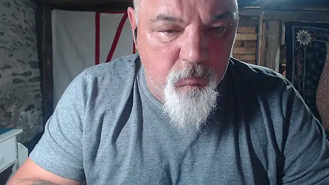 Newfiesausage1972 online show from 06/22/26, 09:17