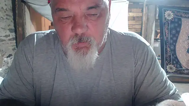 Newfiesausage1972 online show from 07/11/26, 09:12