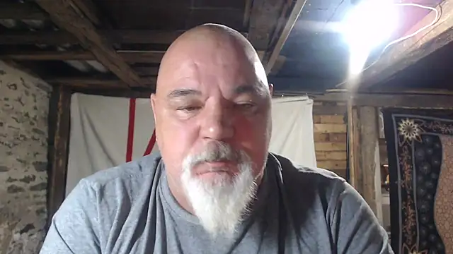 Newfiesausage1972 online show from 07/29/26, 09:51