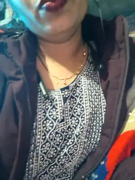 Snapshot of Simaran_bhabhi chatting on 01/29/25, 04:47 Simaran bhabhi online show from 01/29/25, 04:47