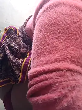 Snapshot of Simaran_bhabhi chatting on 01/31/25, 02:04 Simaran bhabhi online show from 01/31/25, 02:04