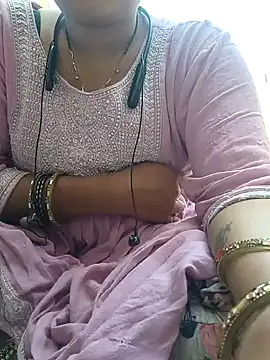 Snapshot of Simaran_bhabhi chatting on 01/31/25, 09:59 Simaran bhabhi online show from 01/31/25, 09:59