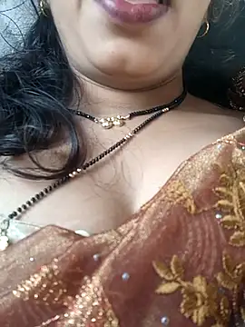 Snapshot of Simaran_bhabhi chatting on 02/28/25, 10:09 Simaran bhabhi online show from 02/28/25, 10:09
