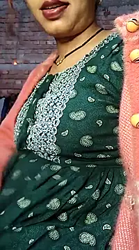 Snapshot of Simaran_bhabhi chatting on 03/02/25, 05:23 Simaran bhabhi online show from 03/02/25, 05:23