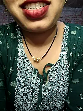 Snapshot of Simaran_bhabhi chatting on 03/04/25, 04:17 Simaran bhabhi online show from 03/04/25, 04:17