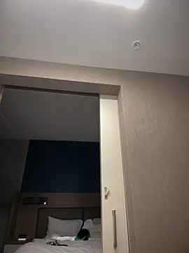 1BeautyN1Beast online show from 11/18/25, 03:05