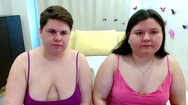 Snapshot of BeckyAndHellen chatting on 09/18/25, 09:44 BeckyAndHellen online show from 09/18/25, 09:44