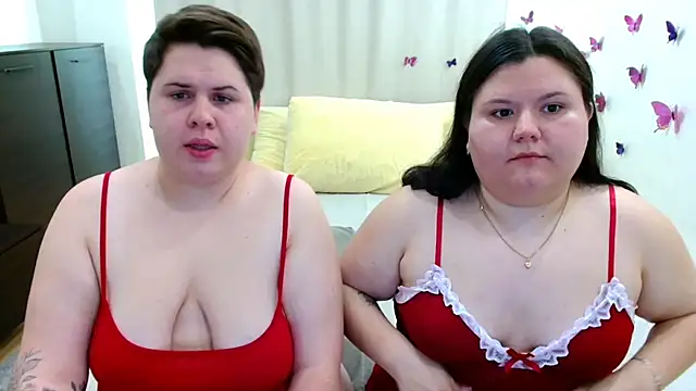 Snapshot of BeckyAndHellen chatting on 09/20/25, 03:13 BeckyAndHellen online show from 09/20/25, 03:13