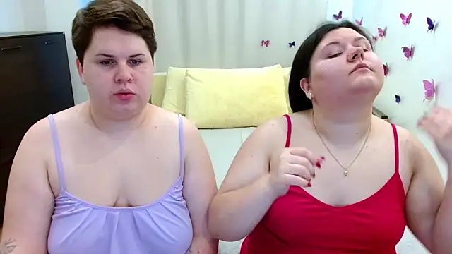 Snapshot of BeckyAndHellen chatting on 09/28/25, 10:20 BeckyAndHellen online show from 09/28/25, 10:20