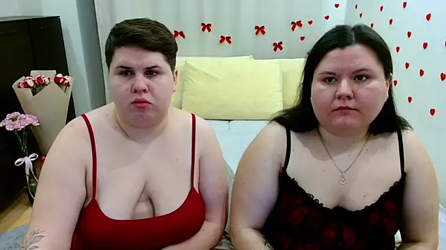 Snapshot of BeckyAndHellen chatting on 10/29/25, 06:09 BeckyAndHellen online show from 10/29/25, 06:09