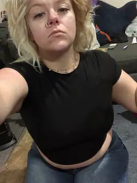 Snapshot of blndpolkadot chatting on 03/08/25, 12:55 blndpolkadot online show from 03/08/25, 12:55