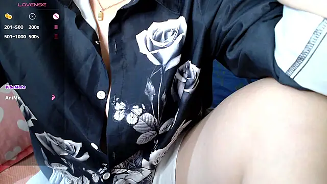 Snapshot of RoseStarr chatting on 09/27/25, 04:34 RoseStarr online show from 09/27/25, 04:34