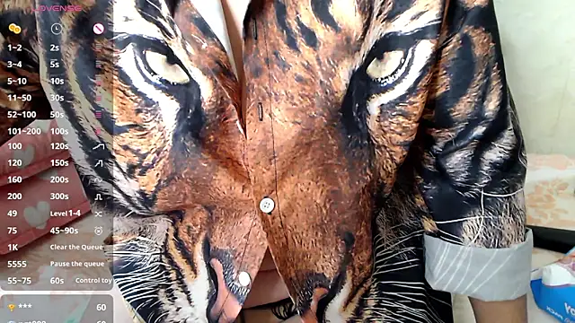 Snapshot of RoseStarr chatting on 10/08/25, 04:15 RoseStarr online show from 10/08/25, 04:15