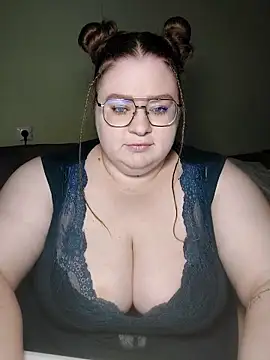 Chloe WS online show from 10/13/25, 04:56