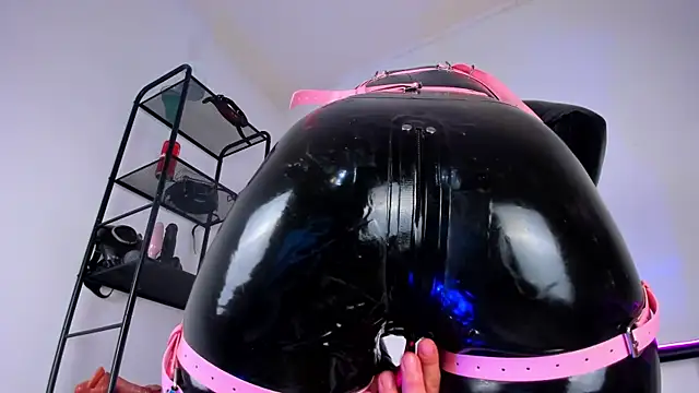 Snapshot of lady_sontse_ chatting on 01/18/25, 10:17 lady sontse online show from 01/18/25, 10:17