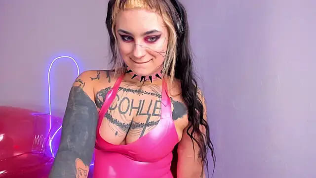 Snapshot of lady_sontse_ chatting on 02/21/25, 04:05 lady sontse online show from 02/21/25, 04:05