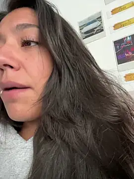 Snapshot of Samy_Vegaa chatting on 03/18/25, 10:15 Samy Vegaa online show from 03/18/25, 10:15