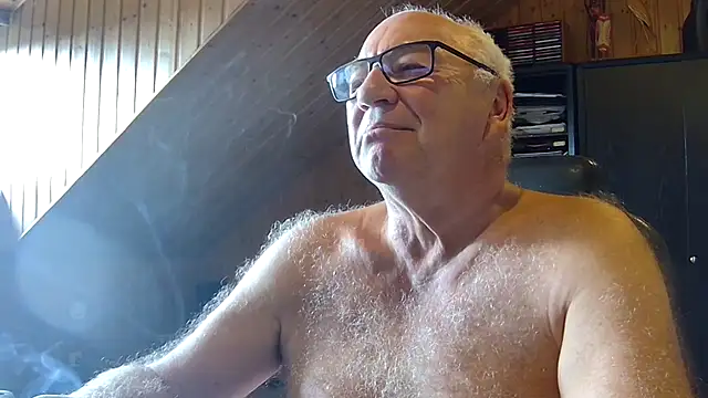 Snapshot of biggandybig chatting on 09/16/25, 09:32 biggandybig online show from 09/16/25, 09:32