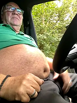 Snapshot of biggandybig chatting on 09/23/25, 01:36 biggandybig online show from 09/23/25, 01:36