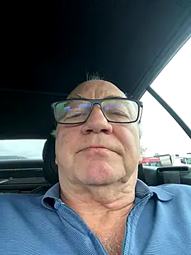 Snapshot of biggandybig chatting on 10/07/25, 03:53 biggandybig online show from 10/07/25, 03:53