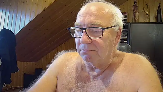 Snapshot of biggandybig chatting on 10/16/25, 06:25 biggandybig online show from 10/16/25, 06:25